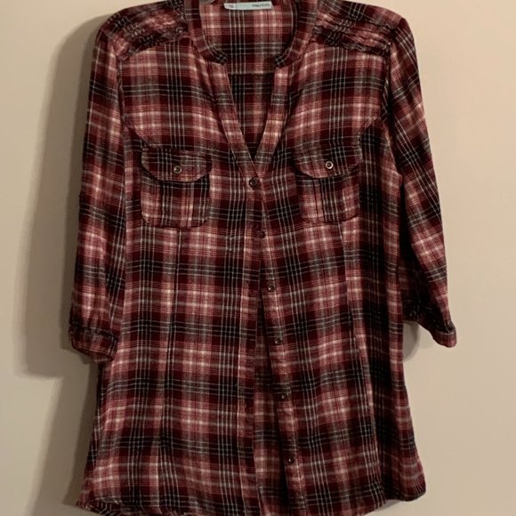 Maurices Large Roll-Tab Sleeve Button Up Shirt - Picture 10 of 13